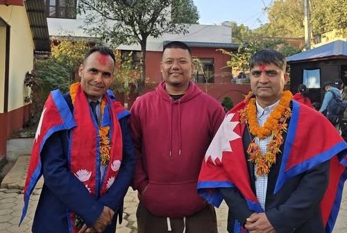 नुवाकोटमा रास्वपाको क्लिनस्विप, पुर्वअर्थमन्त्री महतलाई हराउँदै डा.विक्रम तिमल्सिना विजयी