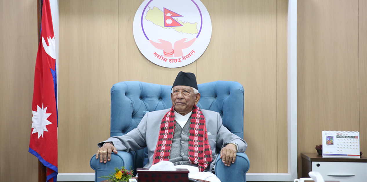 सबैभन्दा जेठा सांसदअर्जुननरसिंह केसीले गरे पदभार ग्रहण